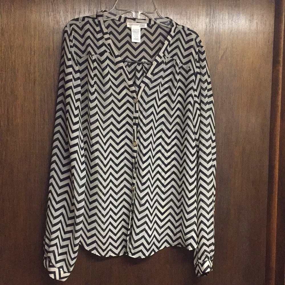 Tan & Black zig zag blouse.